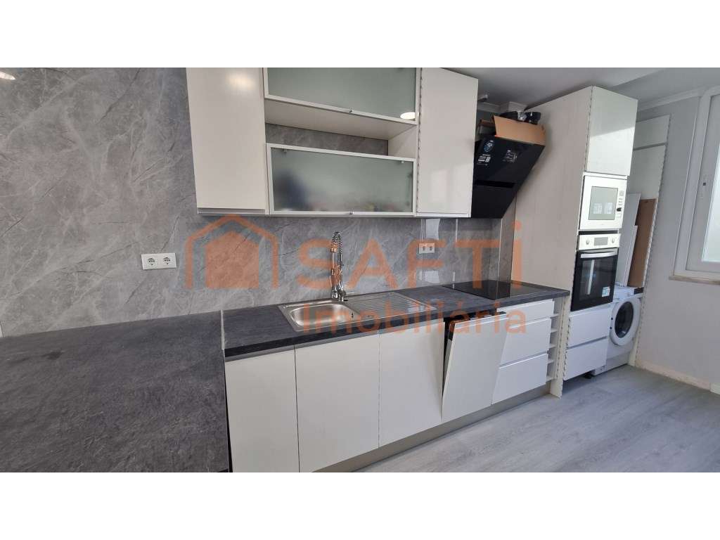 Apartamento T2 em Benfica - Grande imagem: 2/10