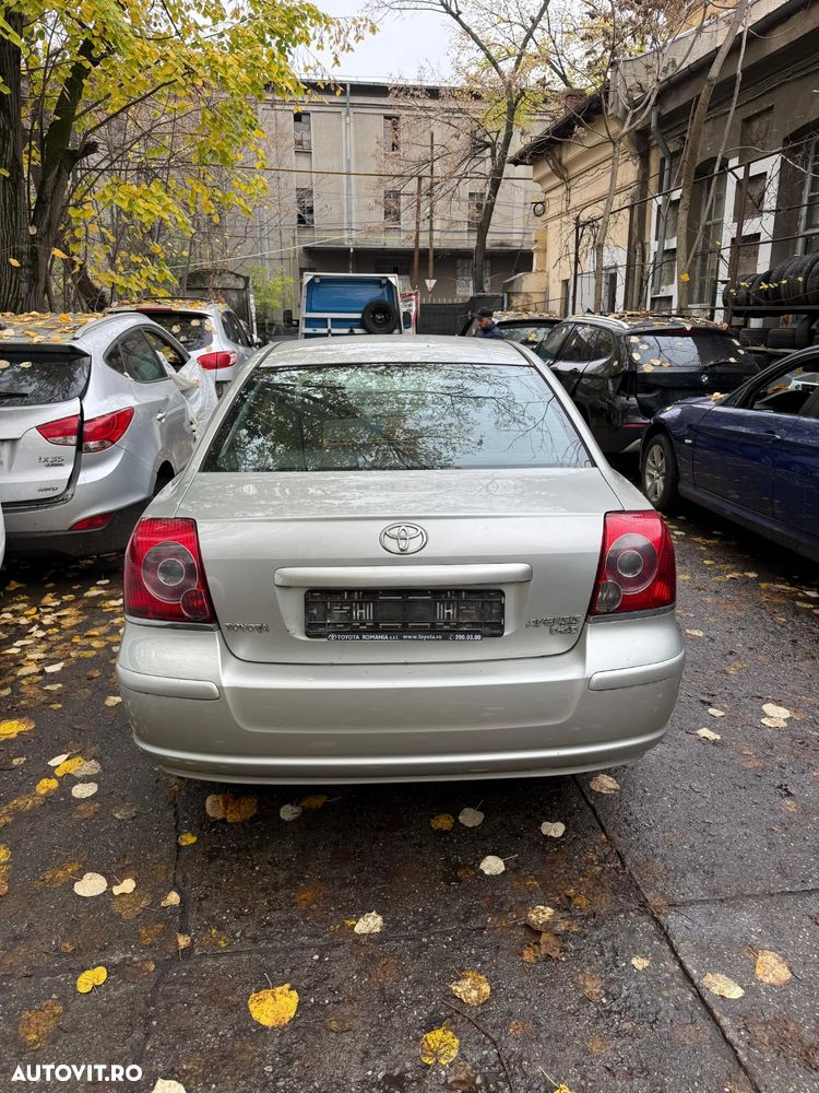 Dezmembrez Toyota Avensis T25 facelift 2007 2.0 diesel - 6