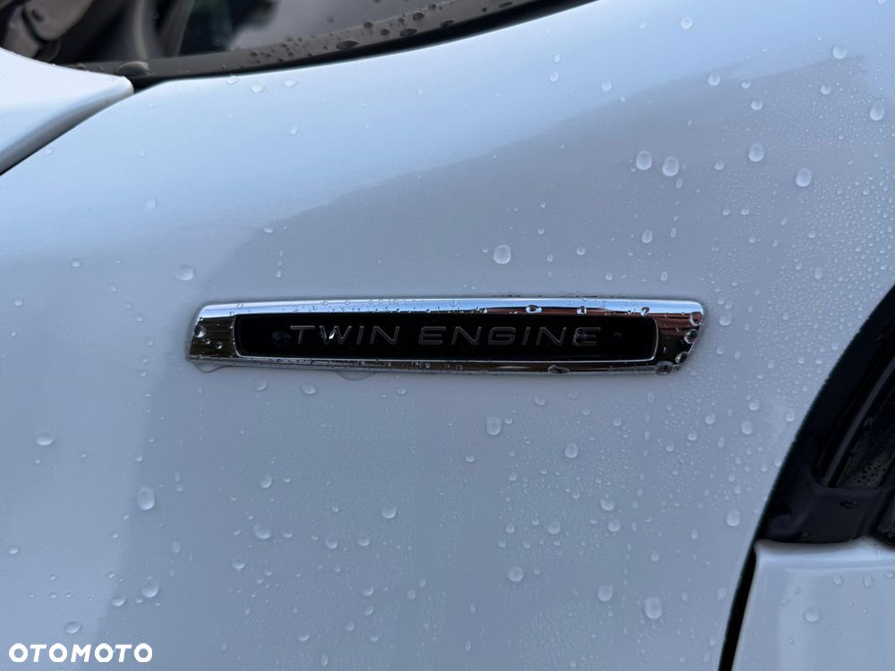 Volvo V60 D6 AWD Plug-in Hybrid Momentum - 11