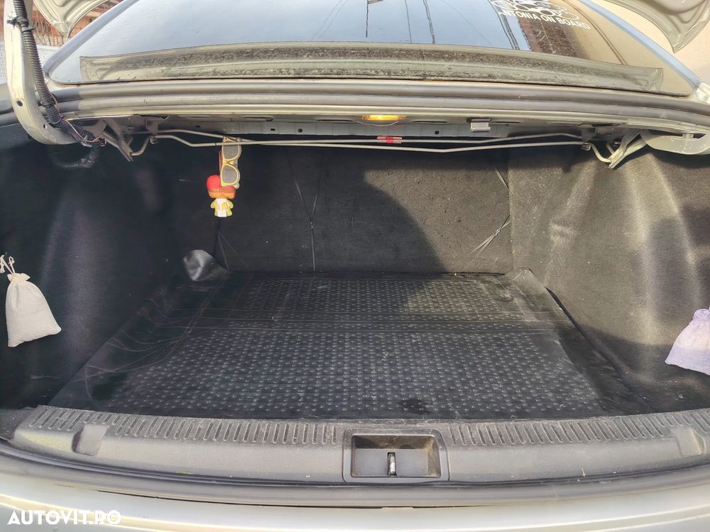 Renault Fluence 1.6 16V Authentique - 19