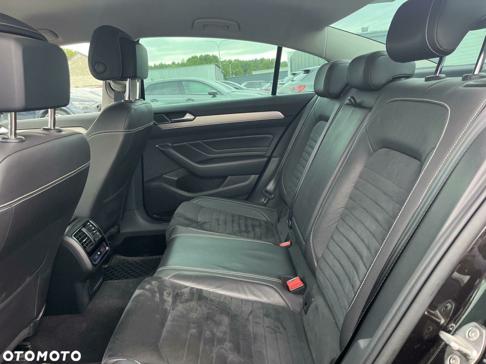 Volkswagen Passat 2.0 TDI Elegance DSG - 16