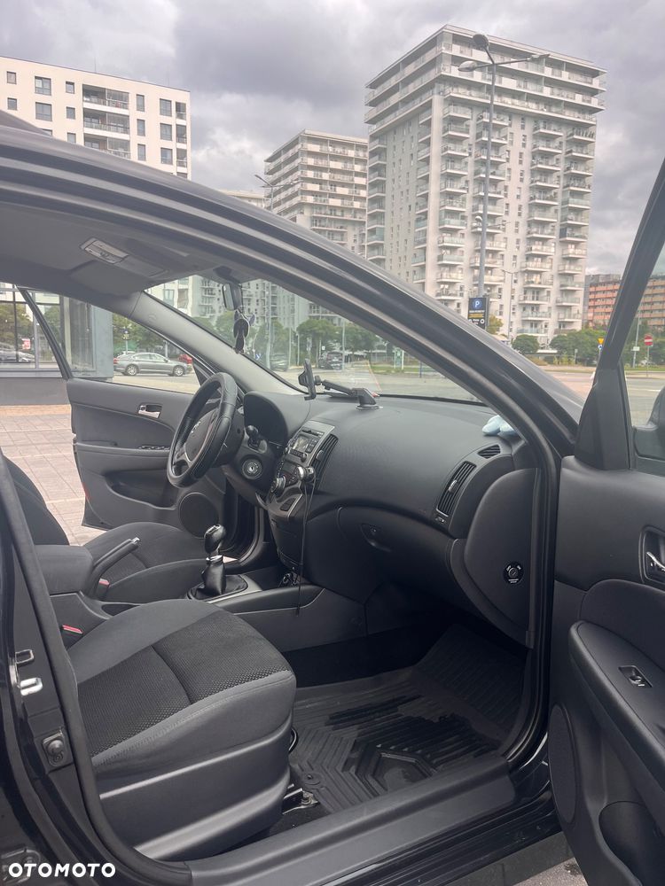 Hyundai I30 2010 photo 3