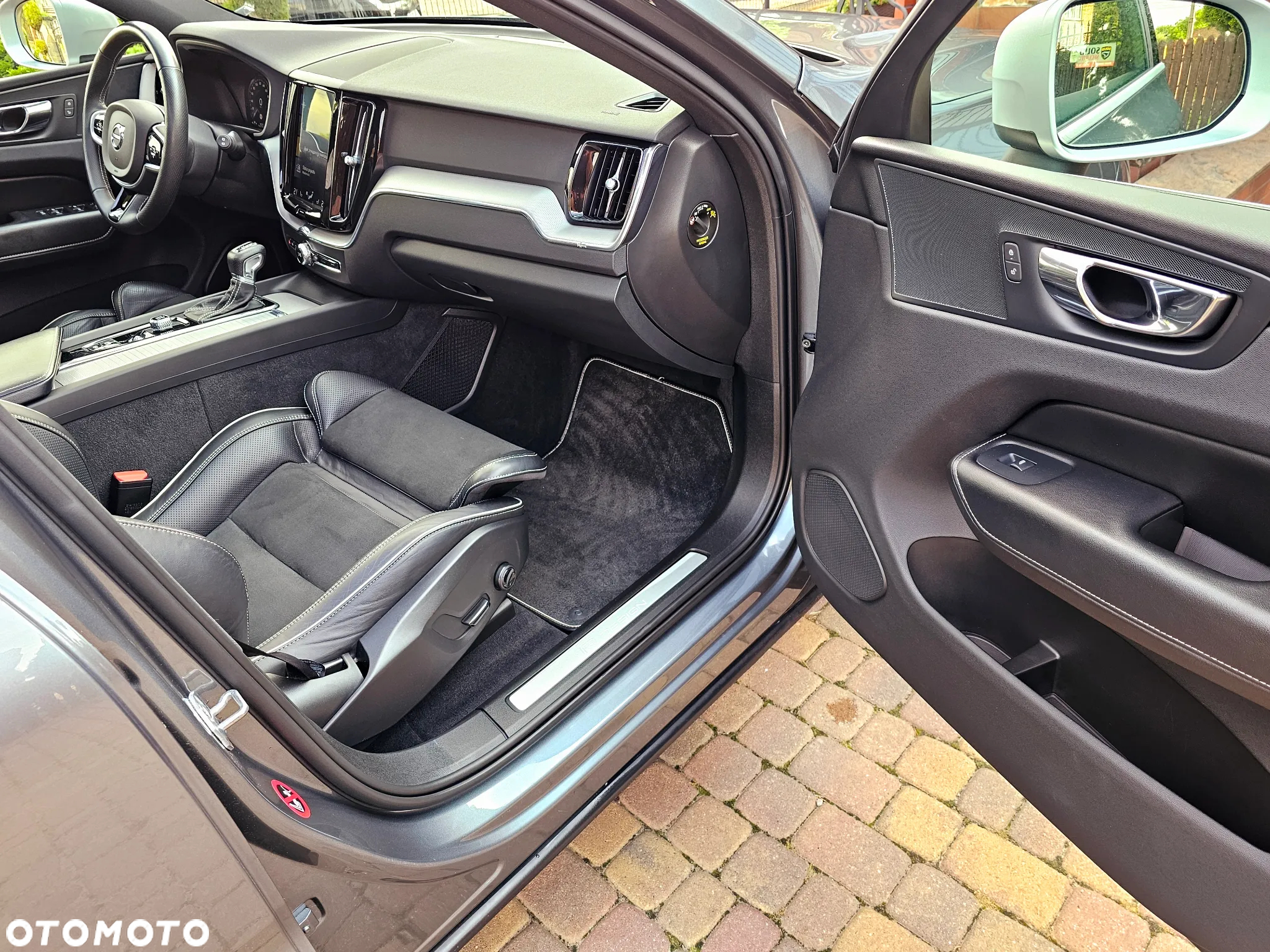 Volvo XC 60 D5 AWD Geartronic RDesign - 7