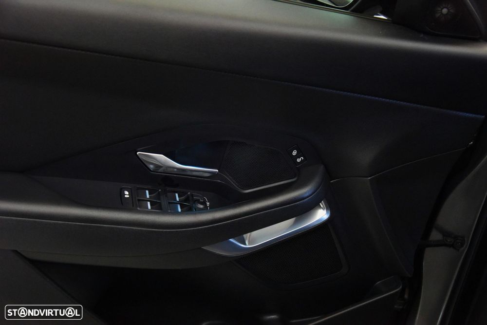 Jaguar E-Pace 2.0 i4D - 27