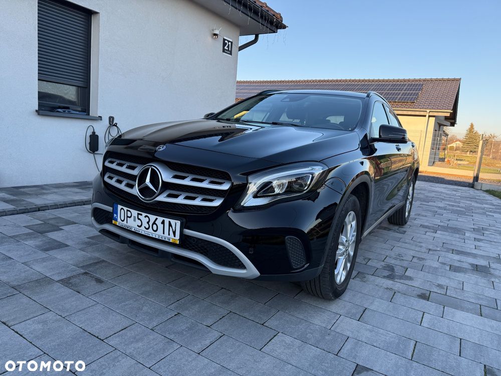 Mercedes-Benz GLA 180 7G-DCT - 1