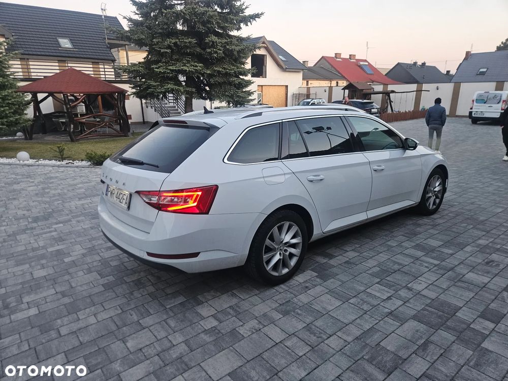 Skoda Superb 1.5 TSI ACT DSG Ambition - 4