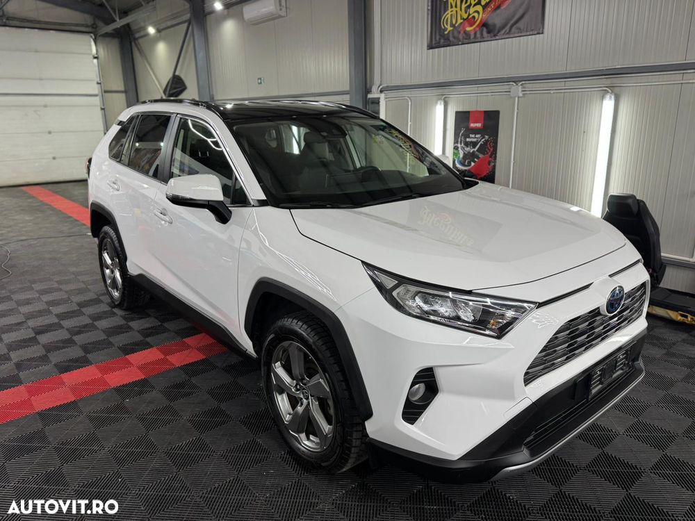 Toyota RAV4 - 6