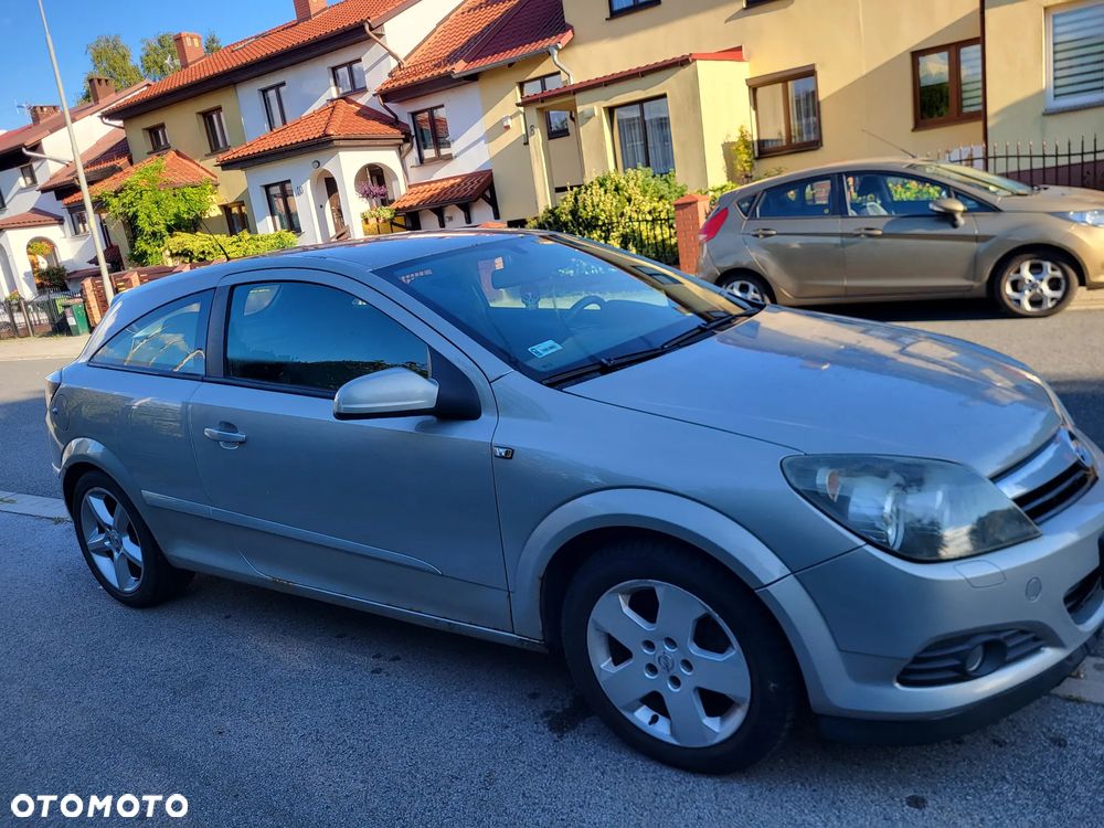 Opel Astra III GTC 1.9 CDTI Sport - 2