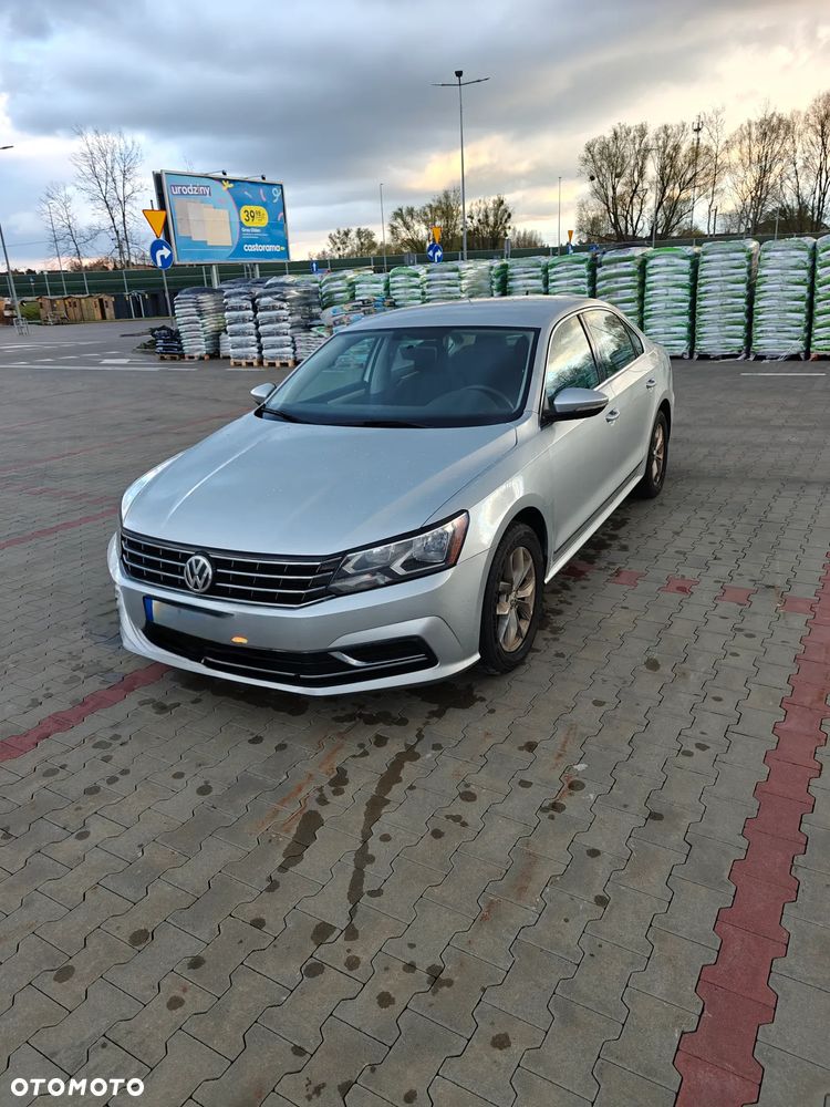 Volkswagen Passat 1.8 TSI (BlueMotion Technology) DSG Comfortline - 2