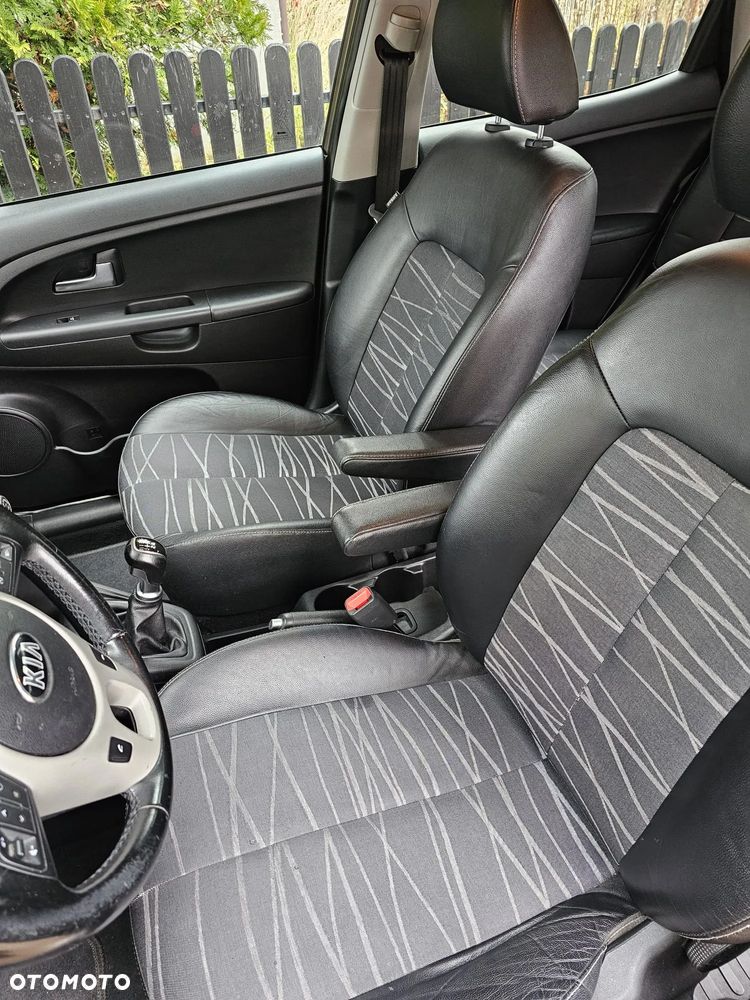 Kia Venga 1.4 L - 14