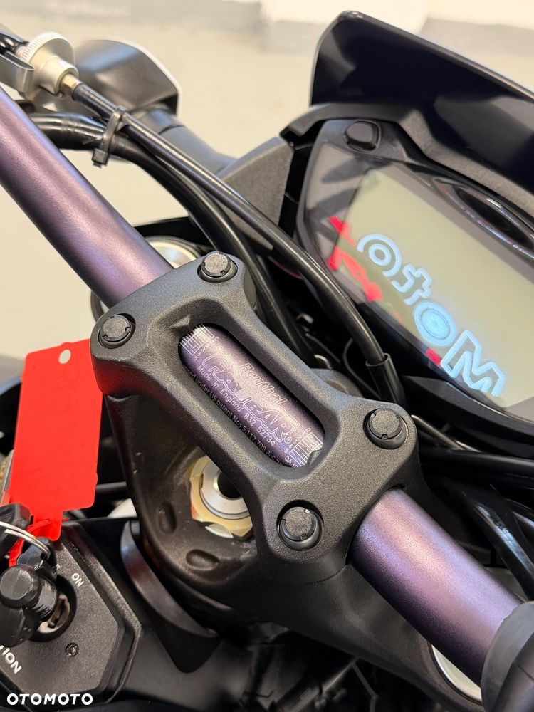 Suzuki GSX - 18