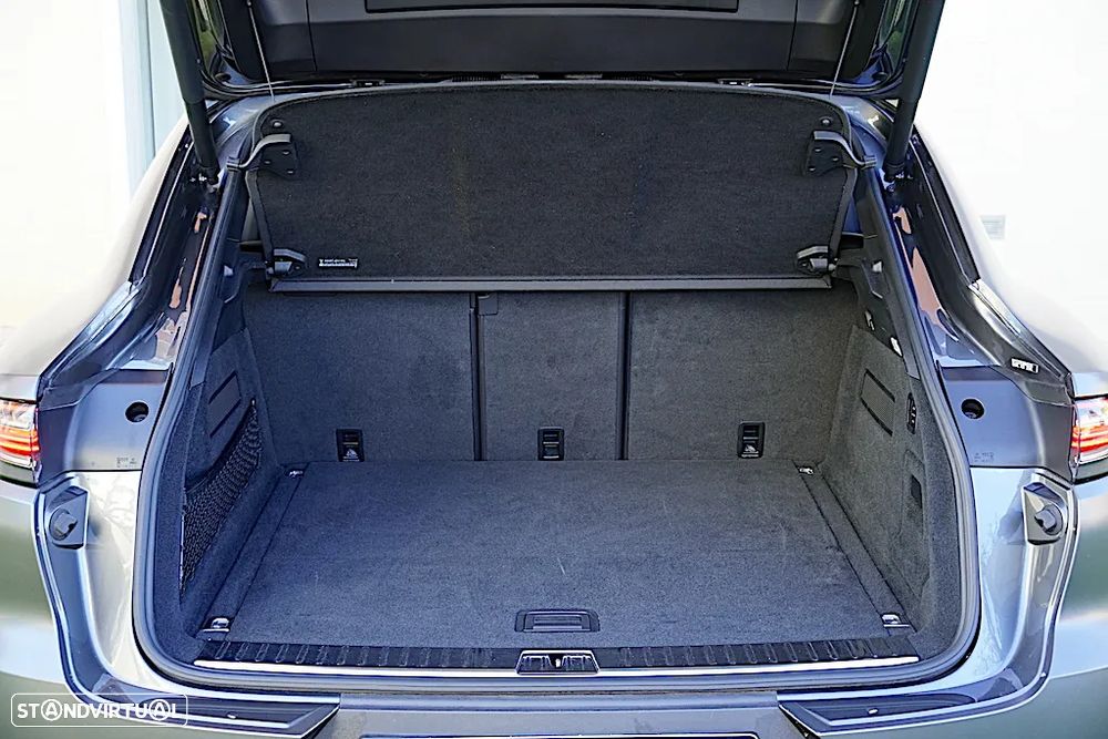 Porsche Cayenne Coupé E-Hybrid - 18