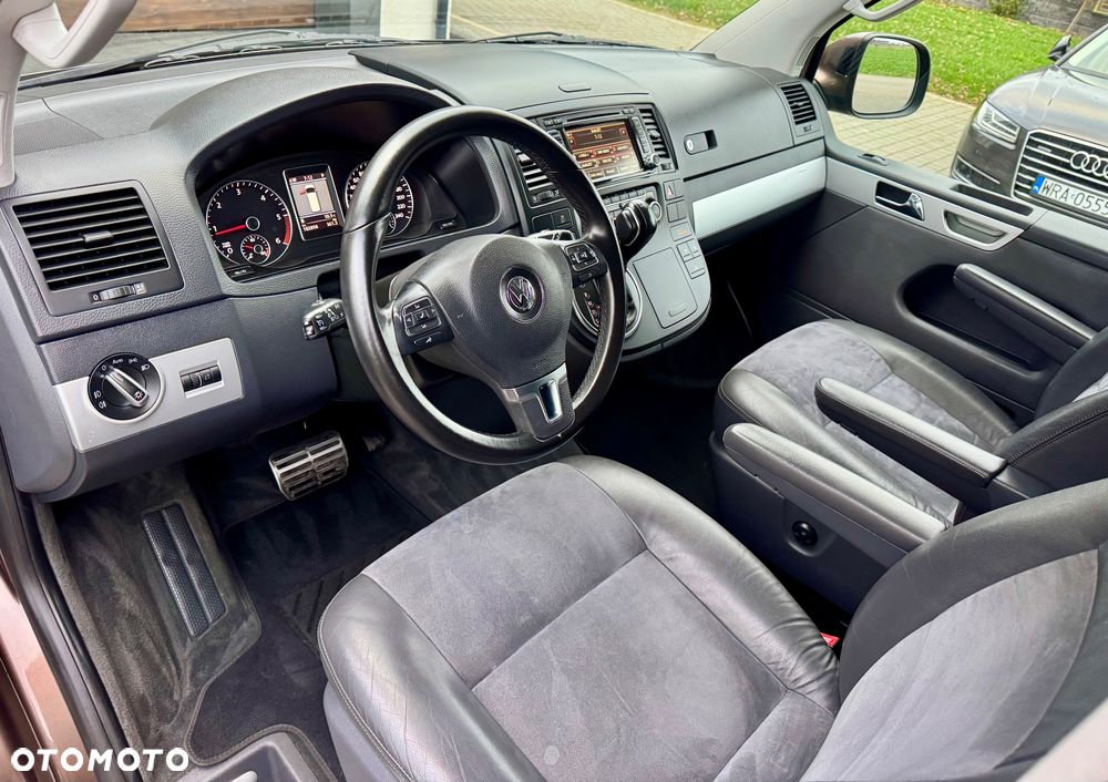 Volkswagen Multivan - 5