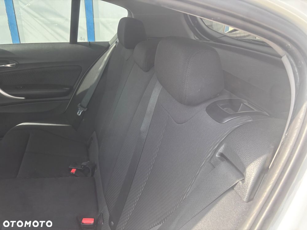 BMW Seria 1 116i - 35