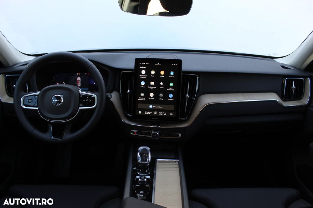 Volvo XC 60 B5 AT AWD MHEV Plus Dark - 15