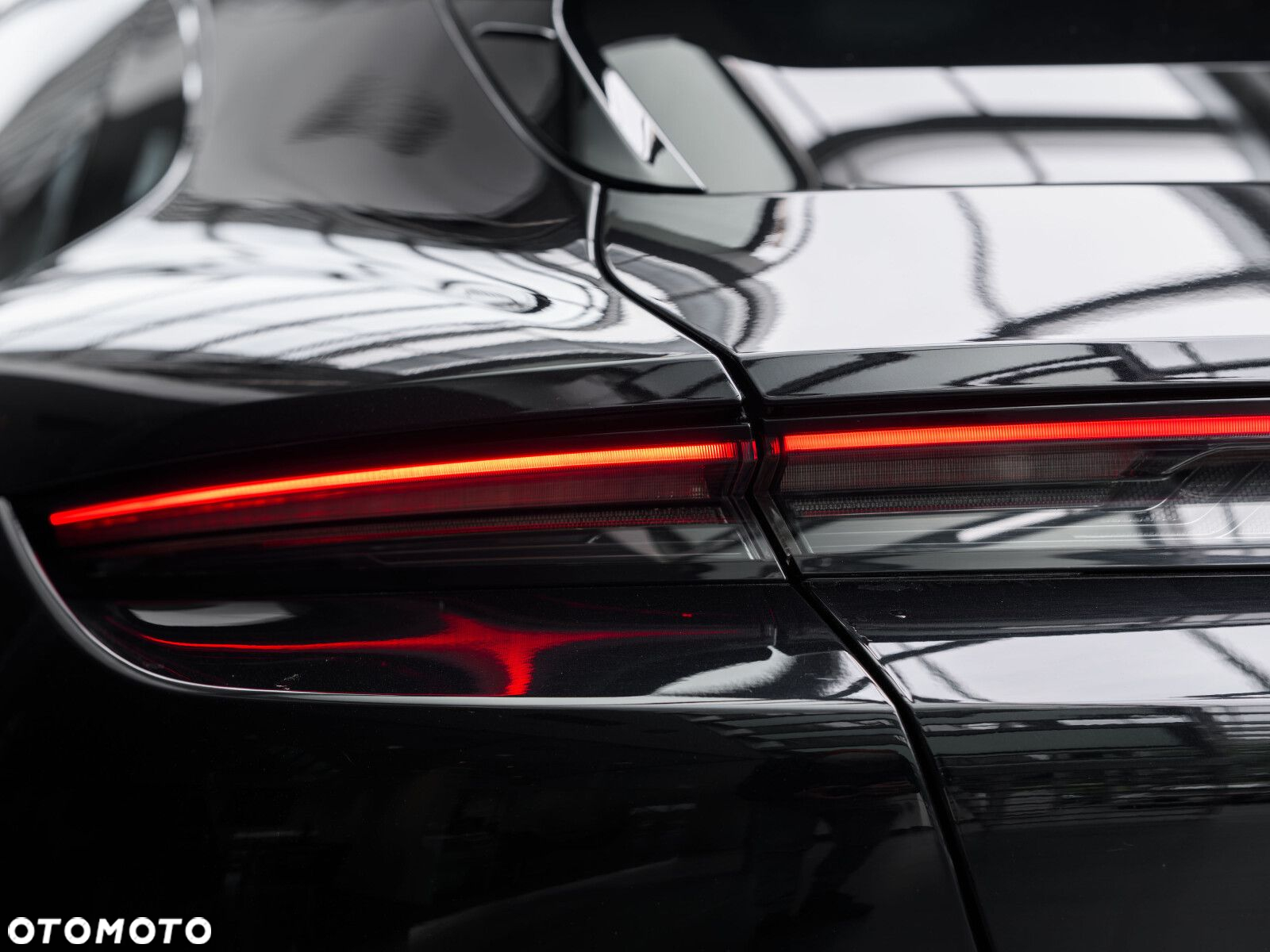Porsche Taycan Turbo S Sport Turismo - 25