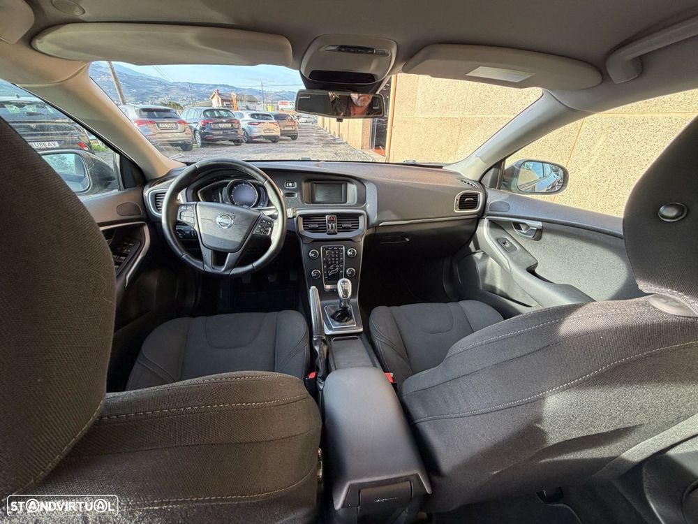 Volvo V40 1.6 D2 Momentum - 4
