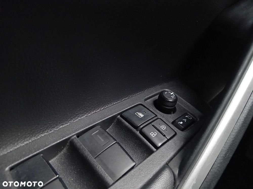 Toyota Corolla Cross - 18