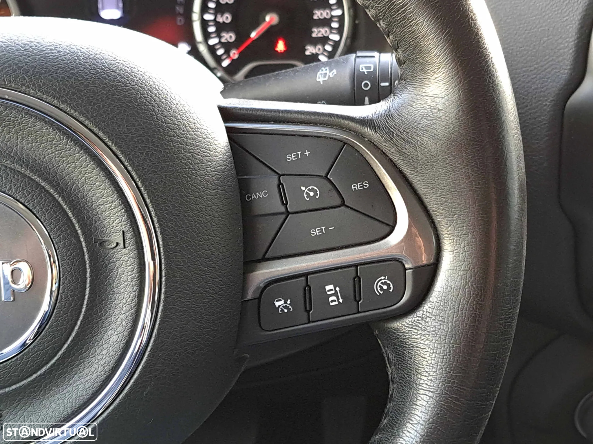 Jeep Renegade 1.6 MJD Limited DCT - 9