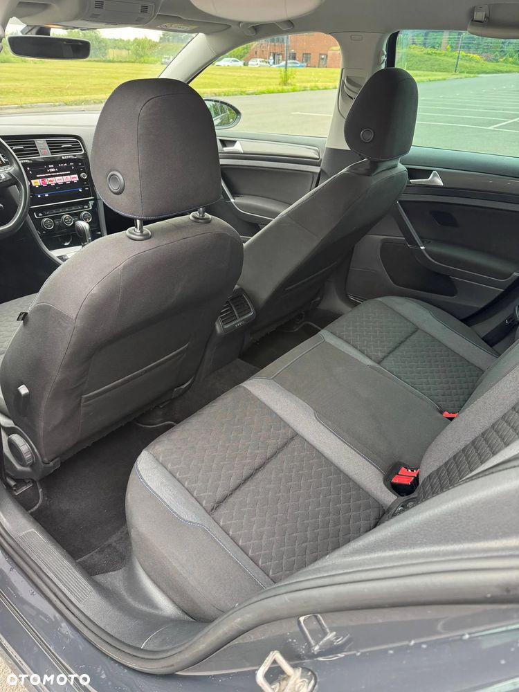 Volkswagen Golf - 20