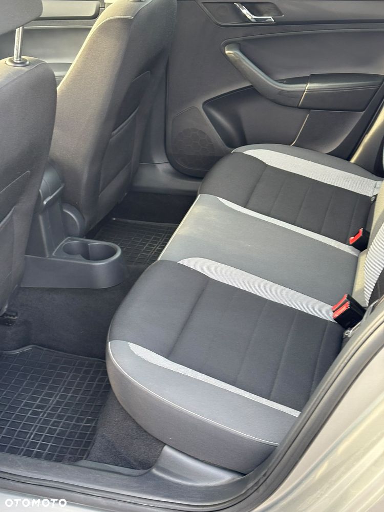 Skoda RAPID - 15