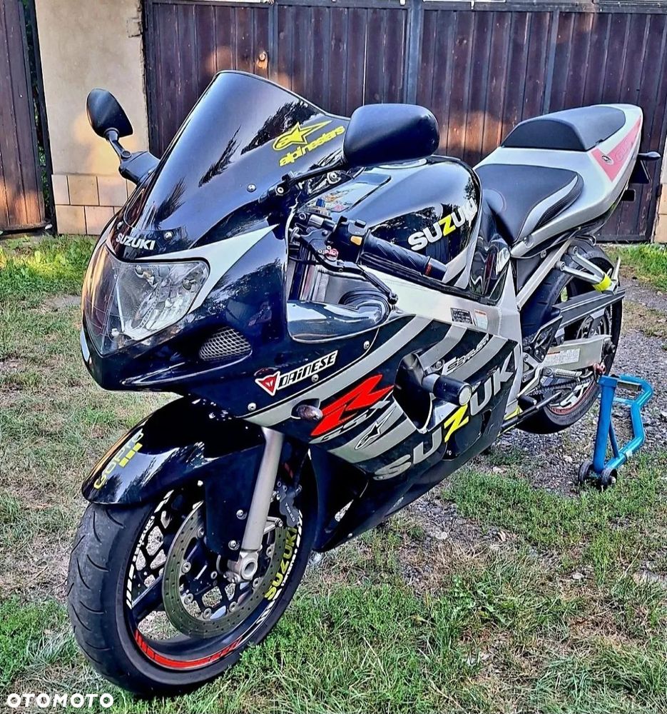 Suzuki GSX-R - 1