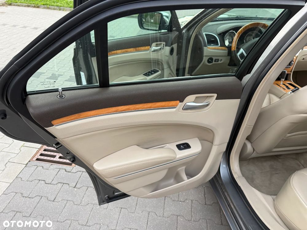 Lancia Thema 3.0CRD Executive - 17