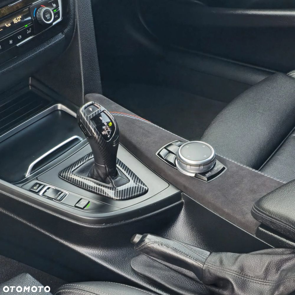 BMW Seria 3 330i xDrive M Sport - 25