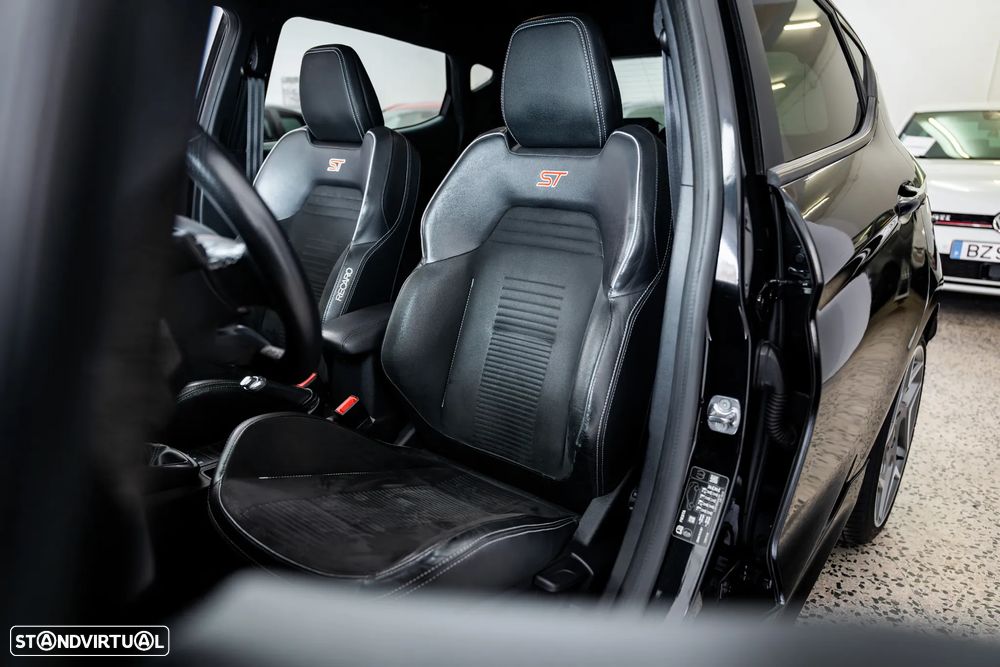 Ford Fiesta 1.5 EcoBoost ST - 11