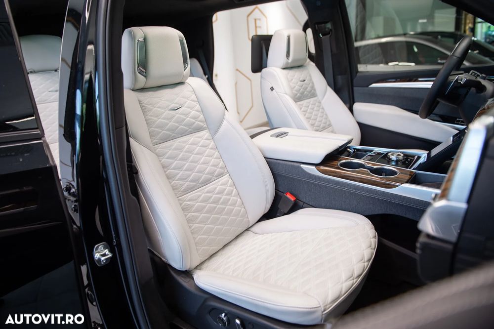 Cadillac Escalade - 30