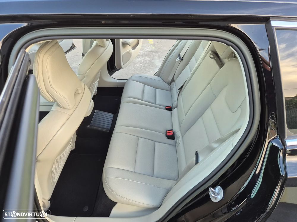 Volvo V60 2.0 T6 AWD TE Core - 33