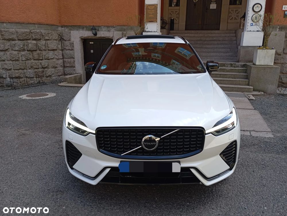 Volvo XC 60 B4 D AWD Ultimate Dark - 2