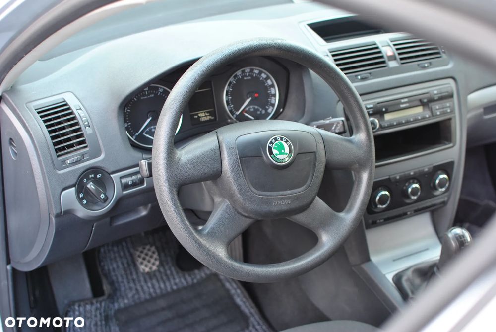 Skoda Octavia 1.6 Ambiente - 20