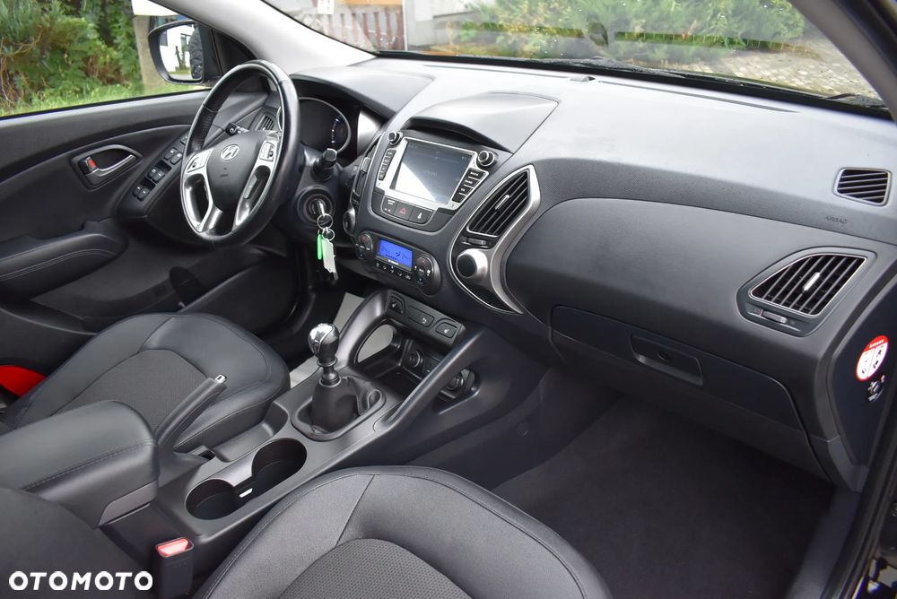 Hyundai ix35 blue 1.6 2WD Finale Gold - 36