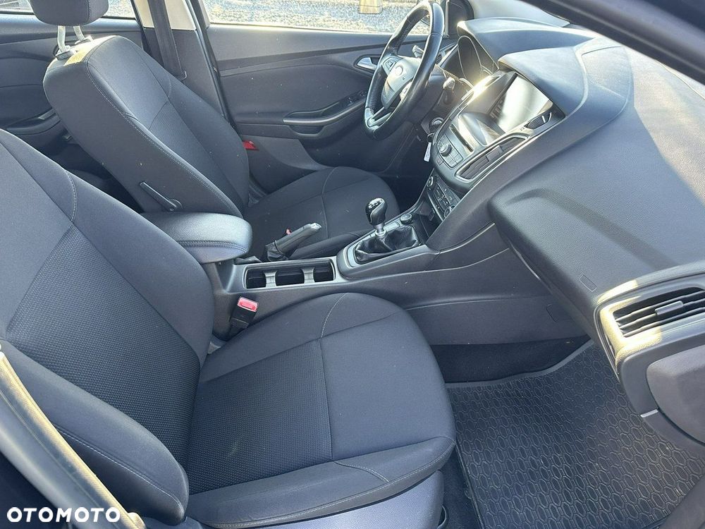Ford Focus - 21