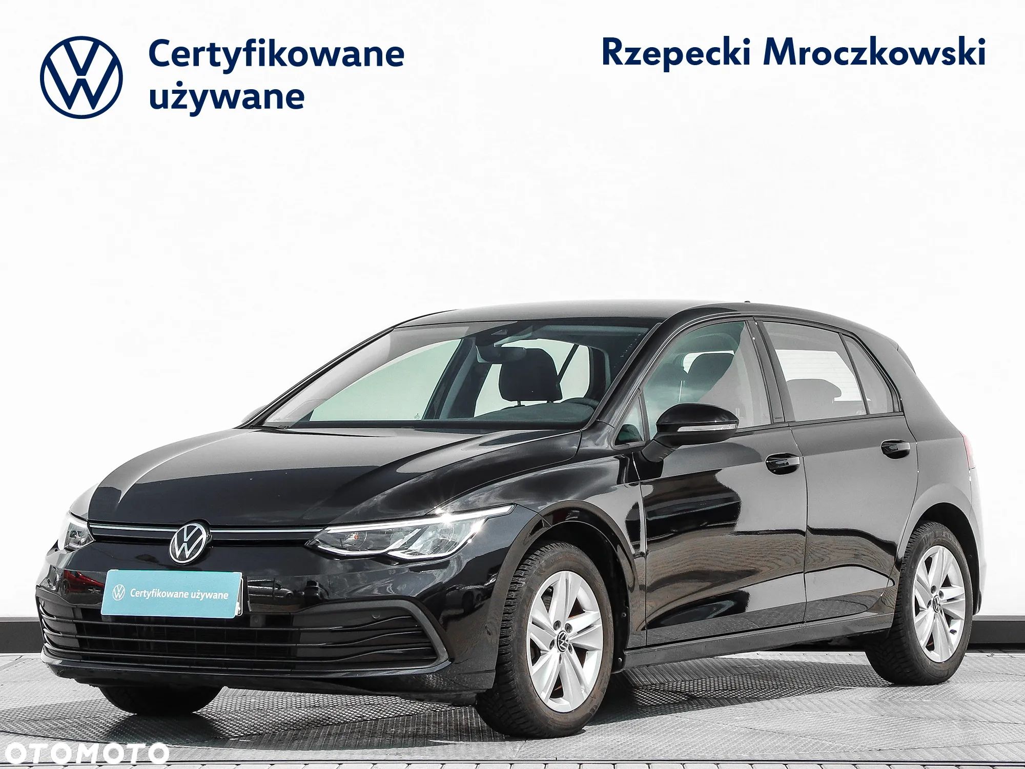 Volkswagen Golf VIII 1.0 TSI Active - 1