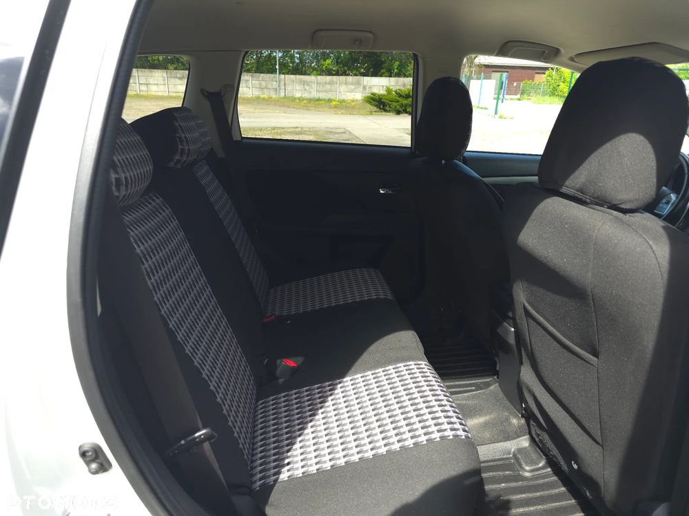 Mitsubishi Outlander 2.0 4WD CVT Edition+ - 13