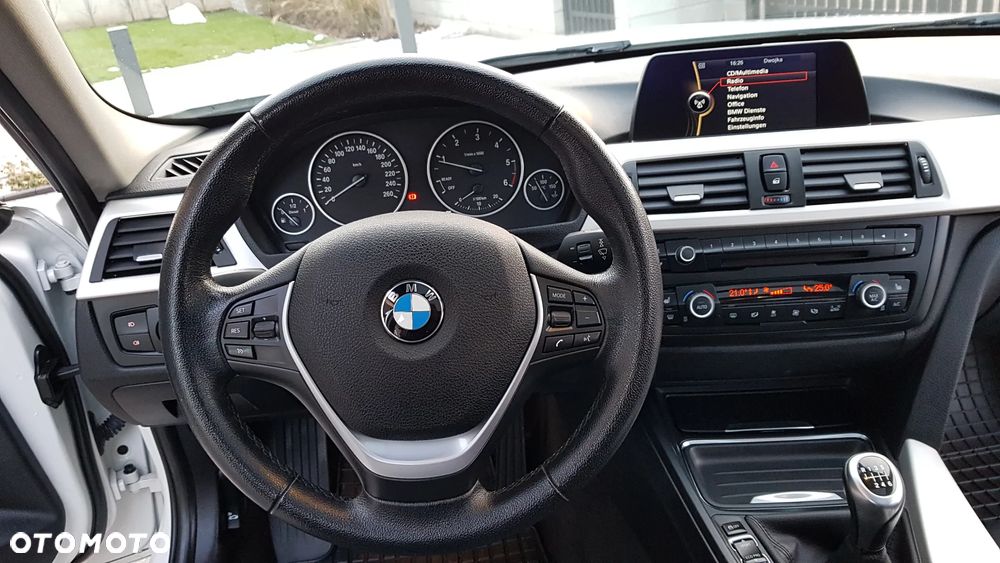 BMW Seria 3 318d Modern Line - 24