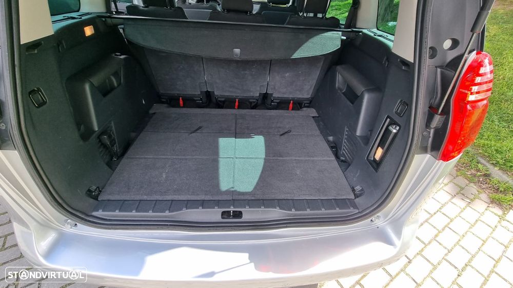 Peugeot 5008 1.6 HDi 7L Allure J17 - 17