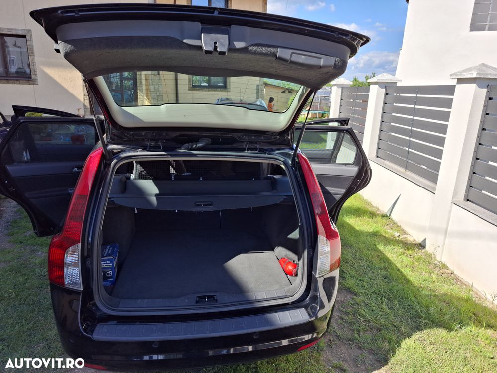 Volvo V50 DPF D2 Summum - 2