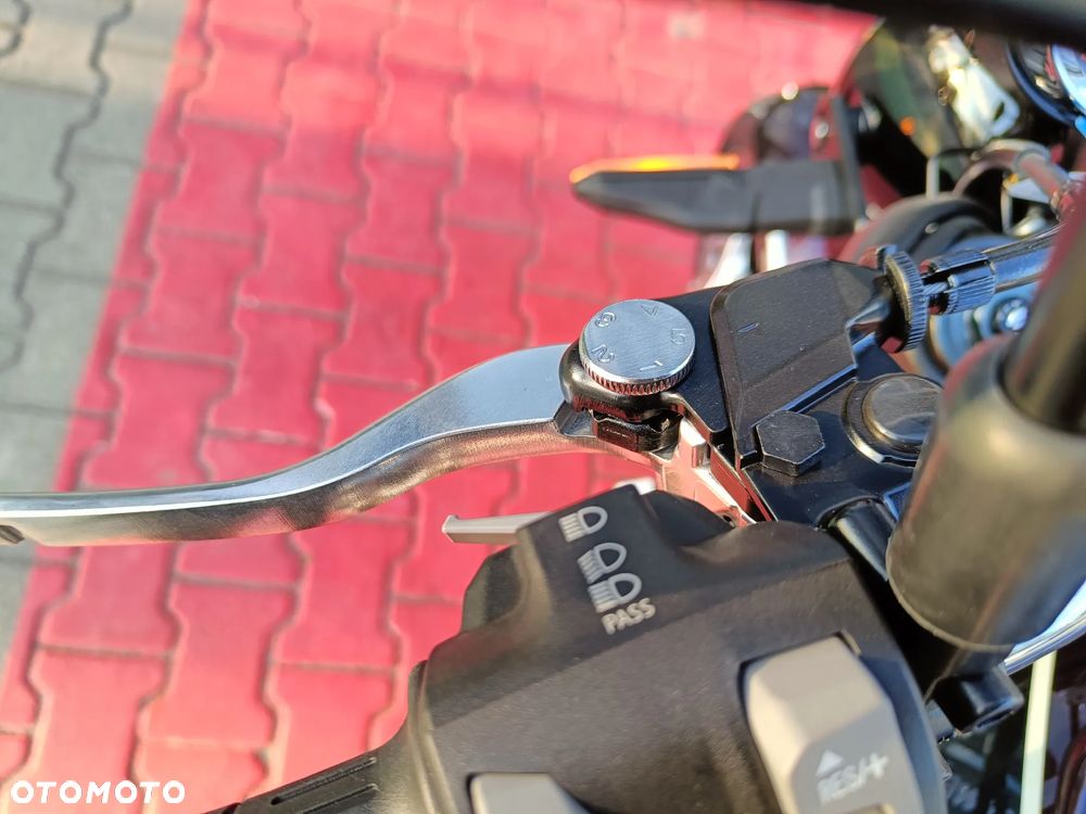 Kawasaki Z 900 RS - 11