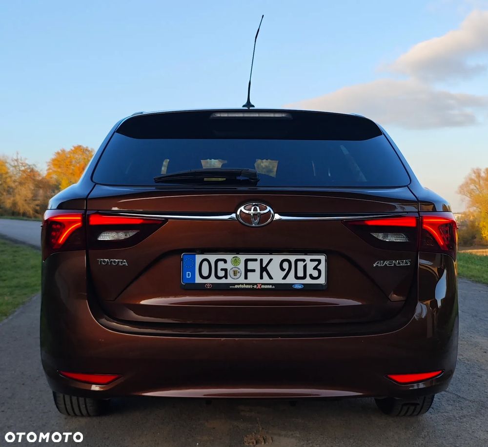 Toyota Avensis 2.0 D-4D Prestige - 23
