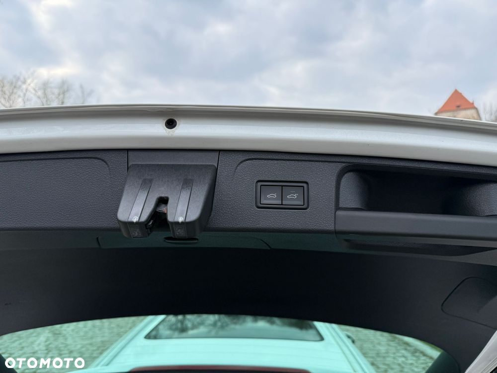 Volkswagen Passat - 23