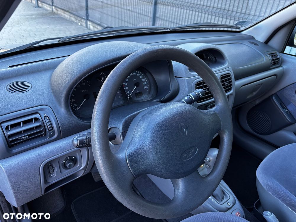 Renault Clio 1.4i RT 16V - 20