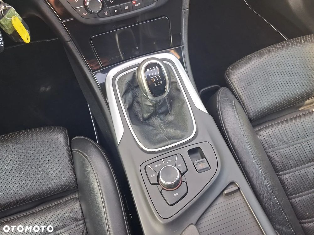 Opel Insignia 2.0 Turbo 4x4 Cosmo - 27
