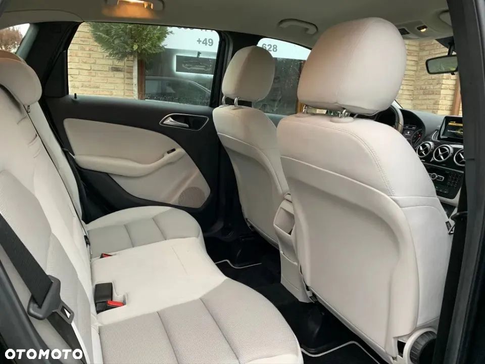 Mercedes-Benz Klasa B 180 - 12