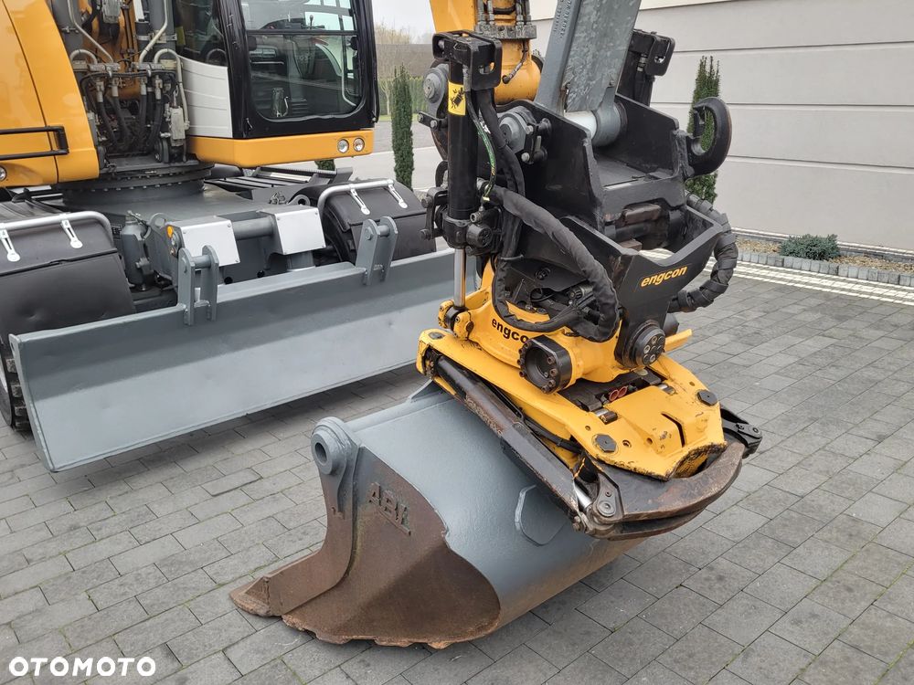 Liebherr A914 compact / ROTOTILT ze szczypcami / 2017rok /SUPER STAN / - 14