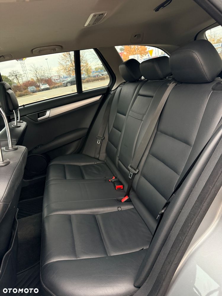 Mercedes-Benz Klasa C 350 CDI BlueEff Avantgarde - 32