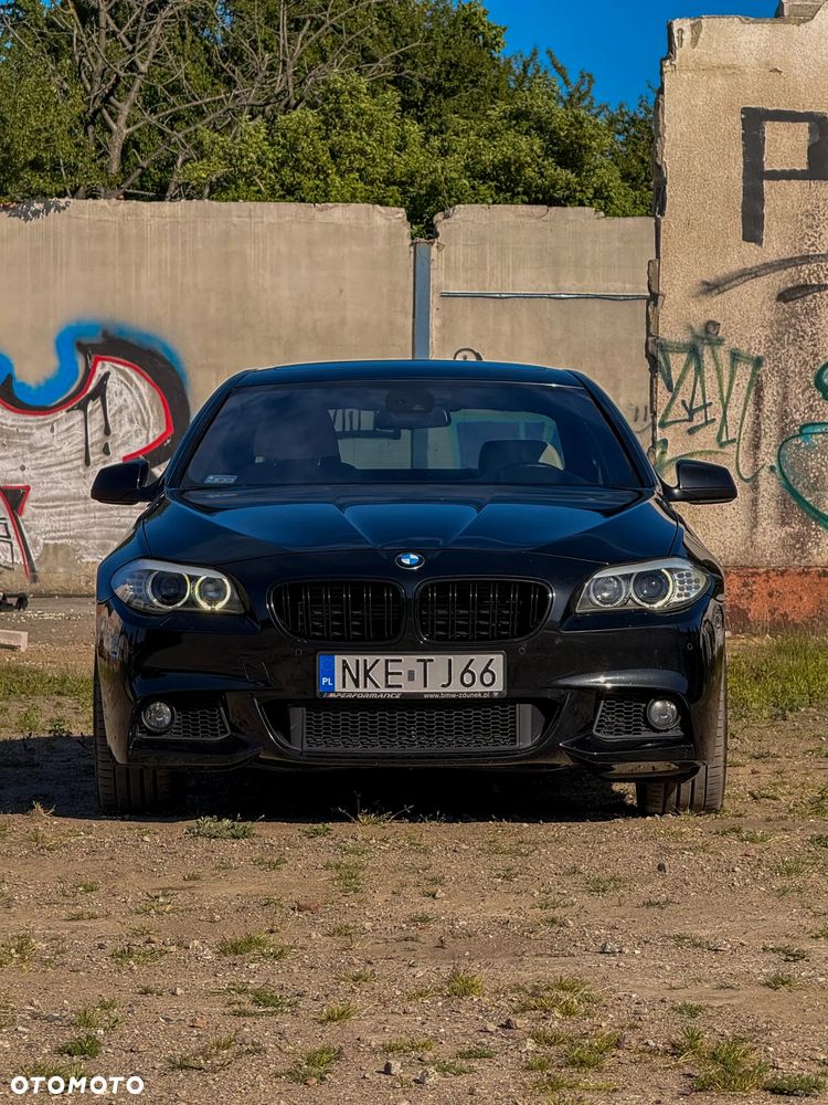 BMW Seria 5 550i xDrive - 2