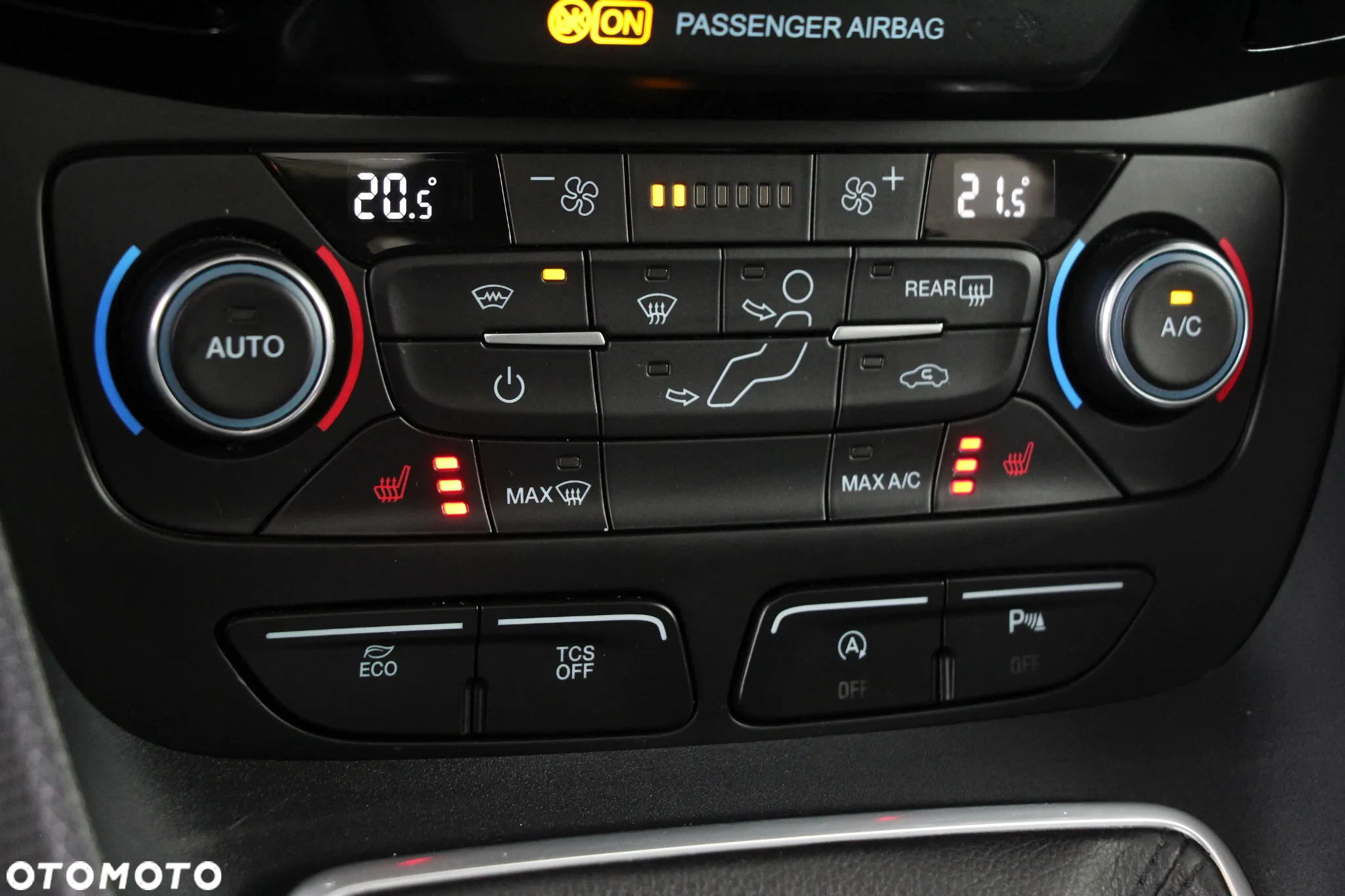 Ford Tourneo Connect 1.5 EcoBlue Titanium - 23